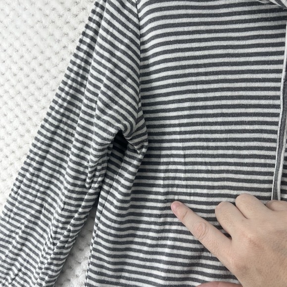 Horny Toad Striped Cowl Neck Tunic Top Long Sleeve Gray White Small - Picture 9 of 11